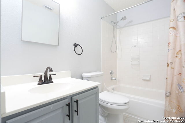 Image 22 of 33 For 2558 Ashley Oak Dr
