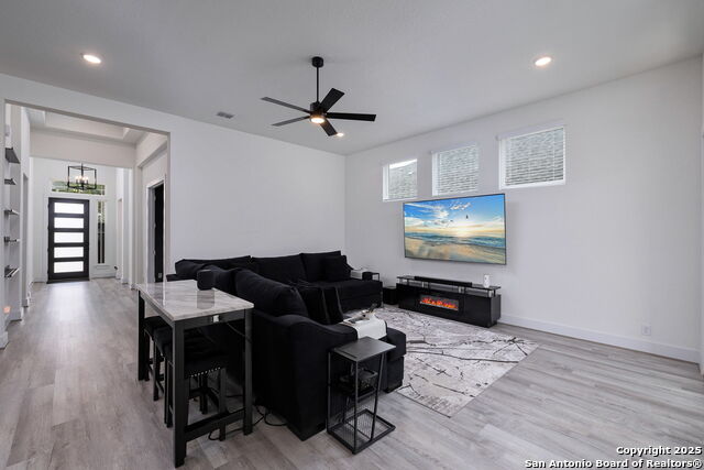 Image 11 of 38 For 418 Corwin Springs