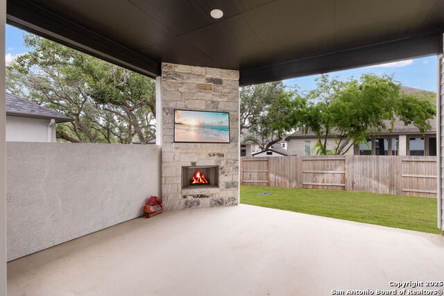 Image 33 of 38 For 418 Corwin Springs