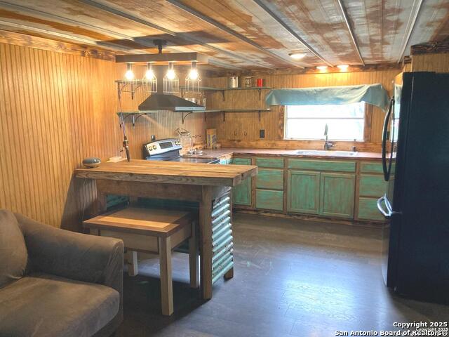 Listing photo id 10 for 155 Paloma Dr.