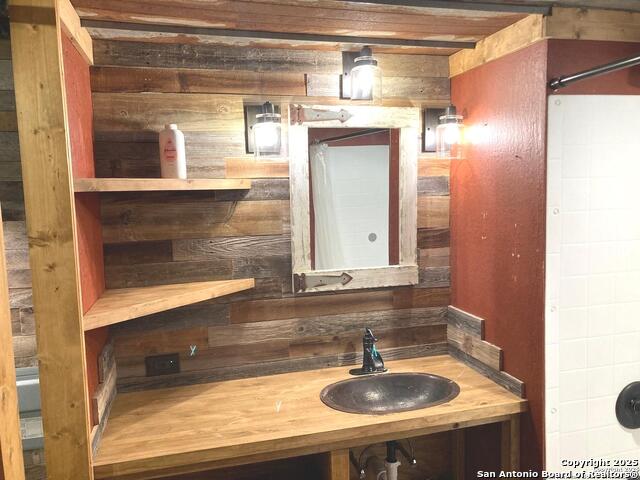 Listing photo id 12 for 155 Paloma Dr.