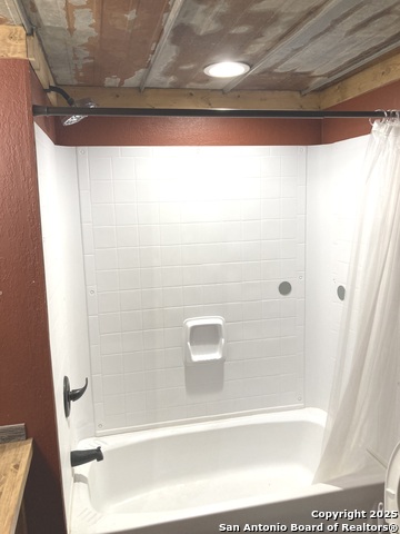 Listing photo id 15 for 155 Paloma Dr.