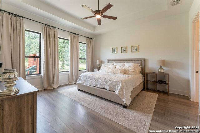 Image 11 of 29 For 435 Arthur Court