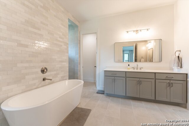 Image 12 of 29 For 435 Arthur Court