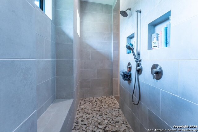 Image 15 of 29 For 435 Arthur Court