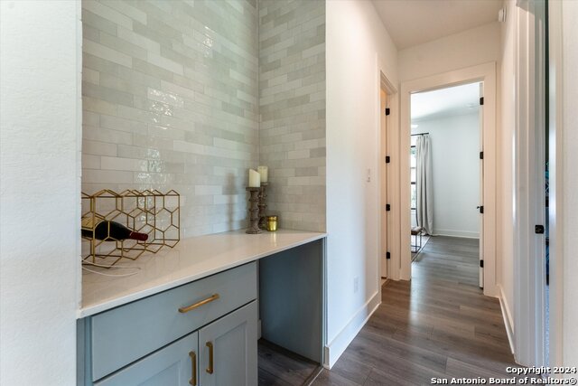 Image 16 of 29 For 435 Arthur Court