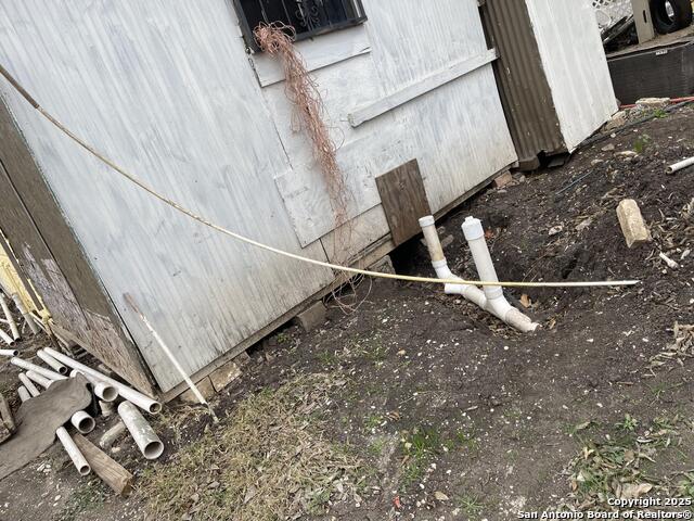 Image 4 of 4 For 4114 Aganier