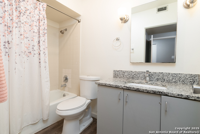 Image 8 of 14 For 8642 Fredericksburg  309