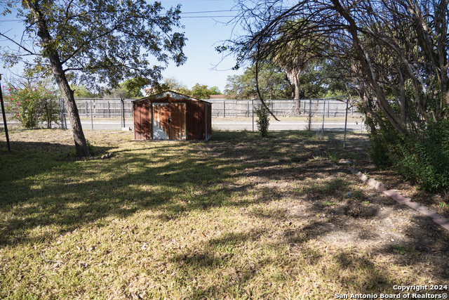 Image 27 of 34 For 135 Olga St  