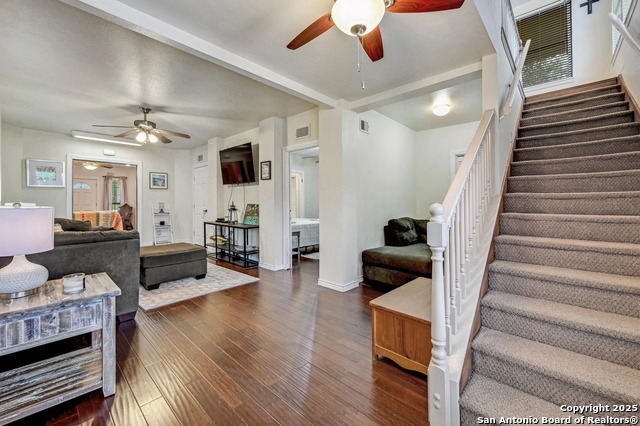 Listing photo id 11 for 1303 Canyon Edge