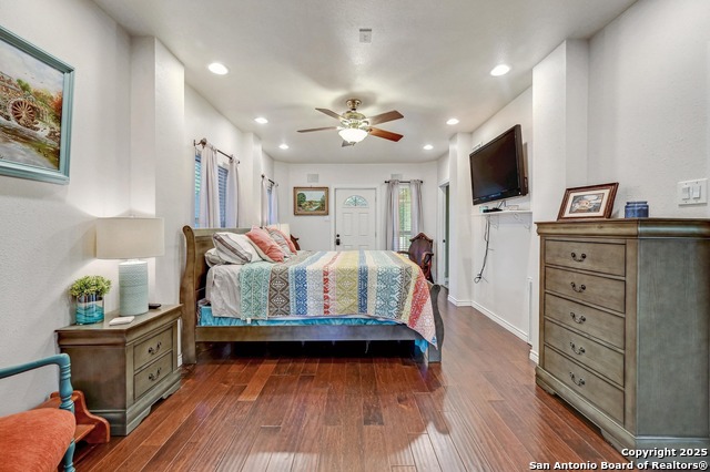 Listing photo id 13 for 1303 Canyon Edge
