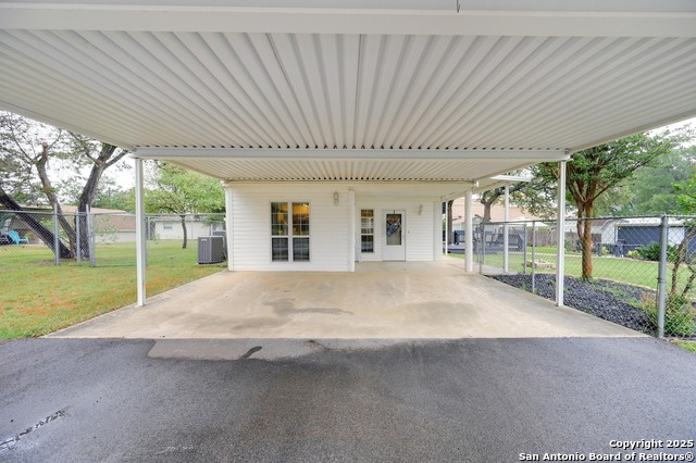 Listing photo id 19 for 1303 Canyon Edge