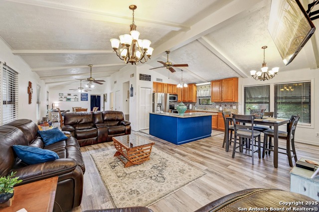 Listing photo id 5 for 1303 Canyon Edge