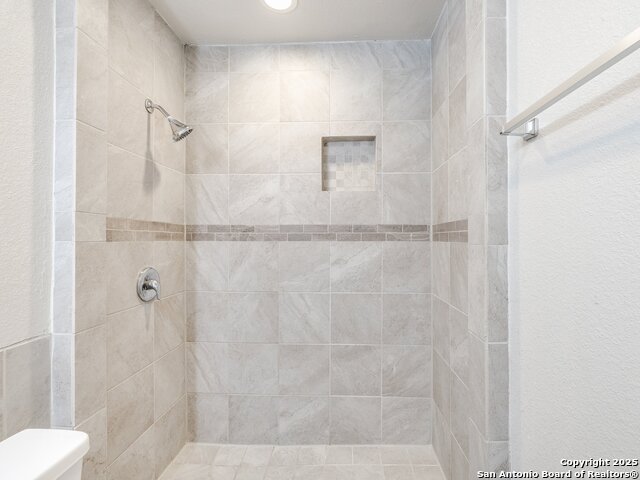 Image 15 of 48 For 100 Lorenz Rd  1501