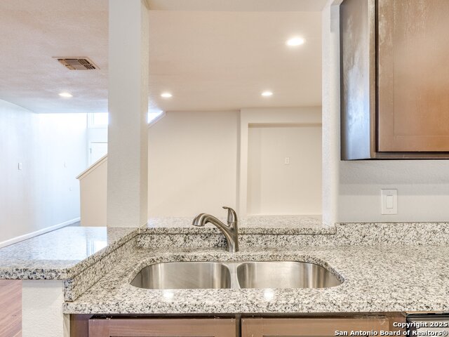 Image 9 of 48 For 100 Lorenz Rd  1501