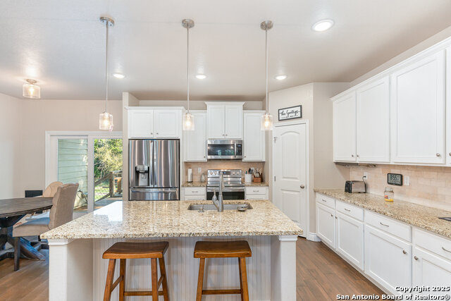 Listing photo id 10 for 1345 Birch Lane