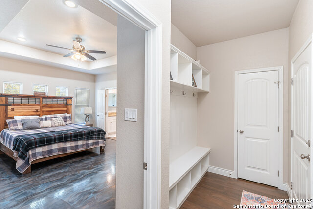 Listing photo id 14 for 1345 Birch Lane