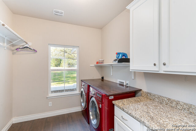 Listing photo id 24 for 1345 Birch Lane