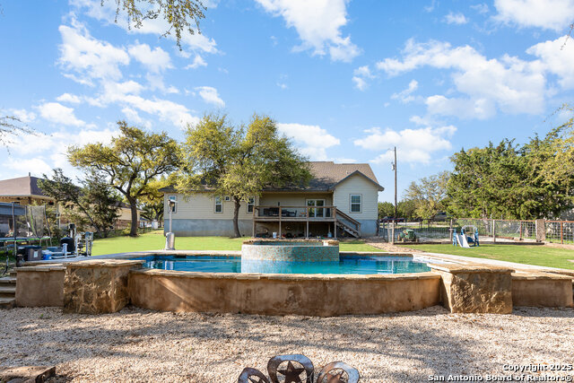 Listing photo id 26 for 1345 Birch Lane