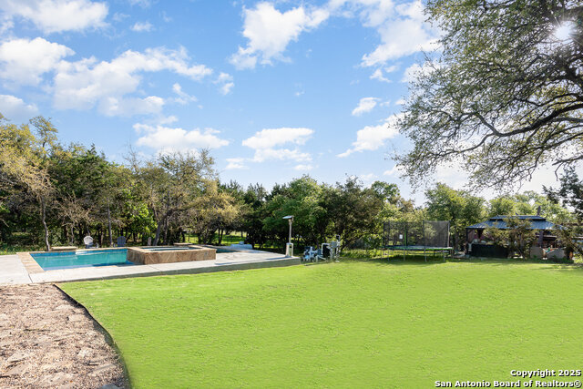 Listing photo id 27 for 1345 Birch Lane