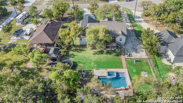 Listing photo id 32 for 1345 Birch Lane