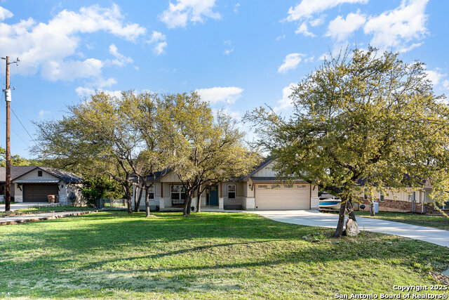 Listing photo id 3 for 1345 Birch Lane