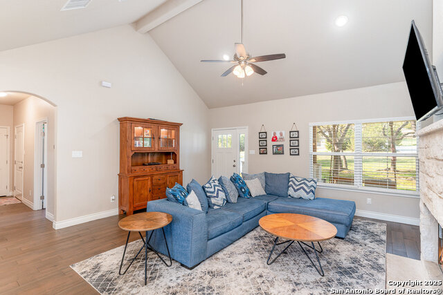 Listing photo id 7 for 1345 Birch Lane