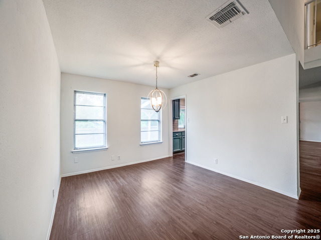 Listing photo id 10 for 5123 Timber Trace