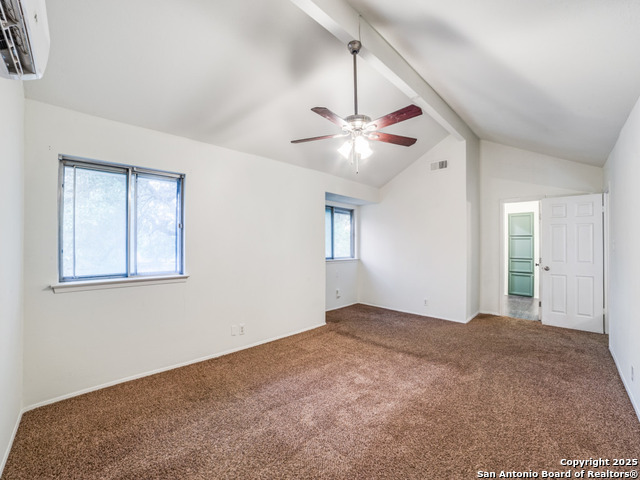 Listing photo id 13 for 5123 Timber Trace