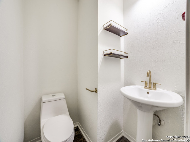 Listing photo id 14 for 5123 Timber Trace