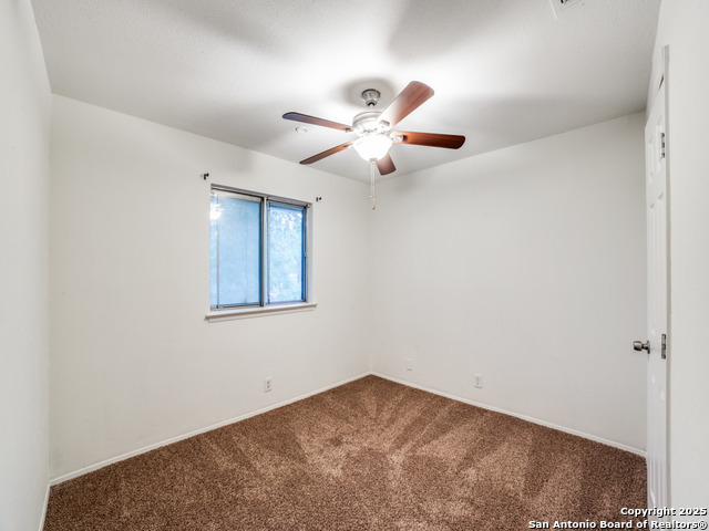 Listing photo id 17 for 5123 Timber Trace