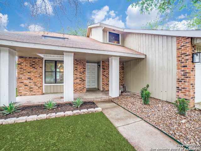 Listing photo id 0 for 5123 Timber Trace