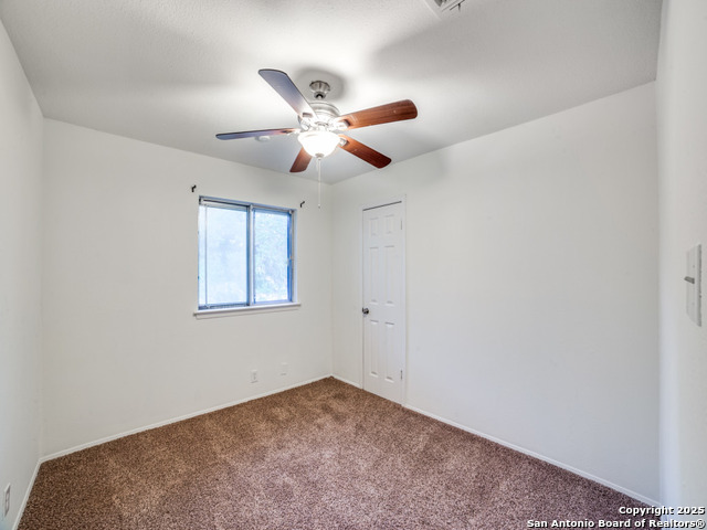 Listing photo id 18 for 5123 Timber Trace