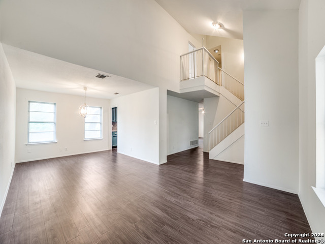 Listing photo id 1 for 5123 Timber Trace