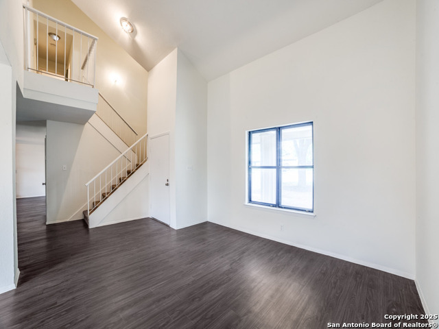 Listing photo id 2 for 5123 Timber Trace