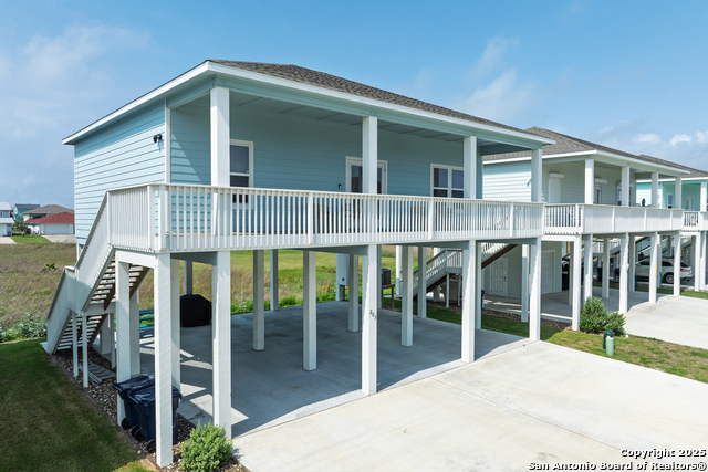 Image 2 of 52 For 203 Paradise Dr