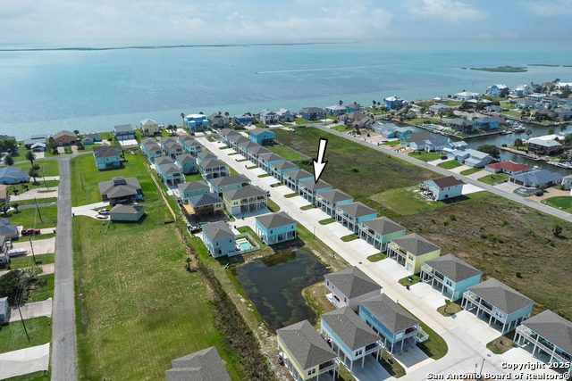 Image 34 of 52 For 203 Paradise Dr