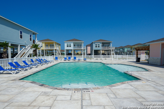 Image 38 of 52 For 203 Paradise Dr