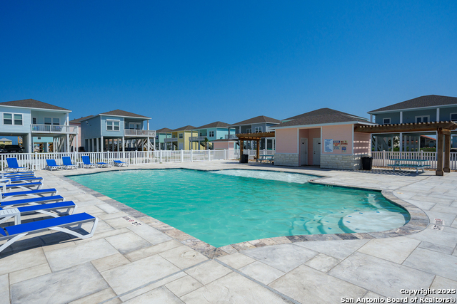 Image 40 of 52 For 203 Paradise Dr
