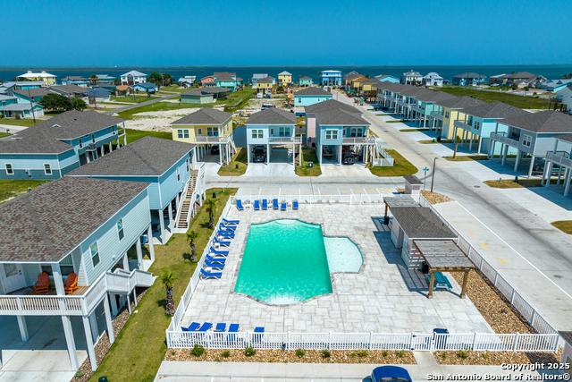 Image 41 of 52 For 203 Paradise Dr