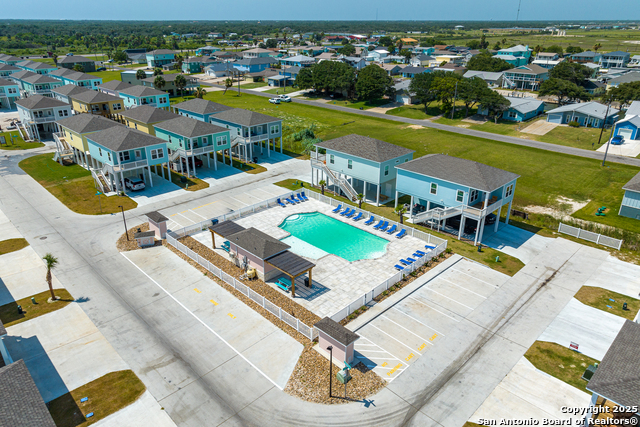 Image 42 of 52 For 203 Paradise Dr