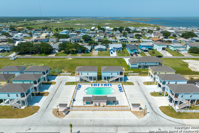 Image 44 of 52 For 203 Paradise Dr