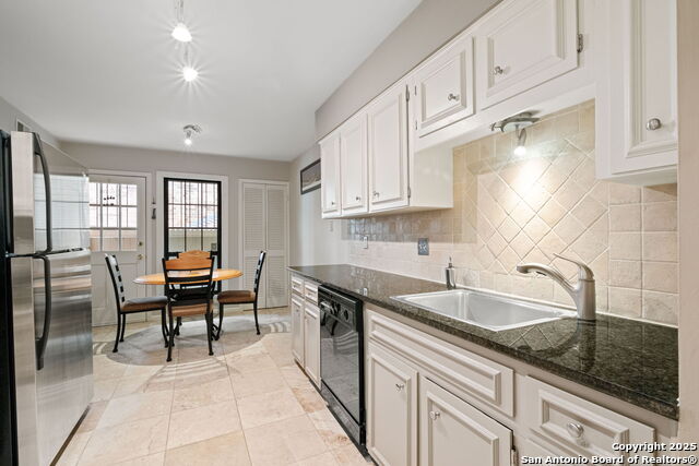 Image 11 of 19 For 7926 Broadway  601