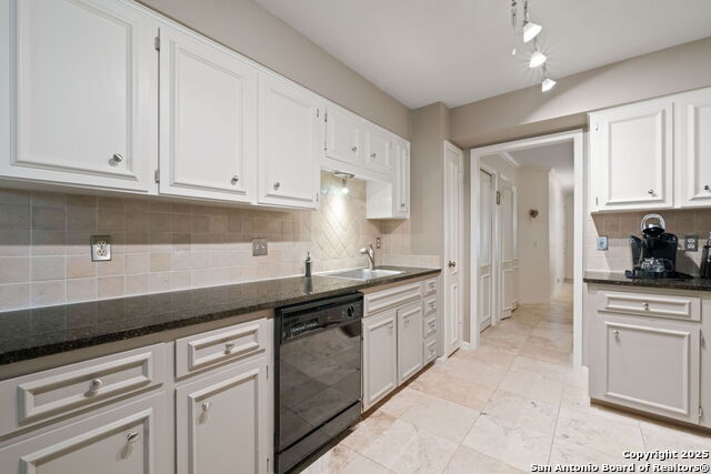 Image 8 of 19 For 7926 Broadway  601