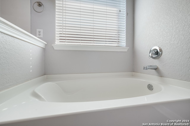 Image 21 of 28 For 902 Siena View