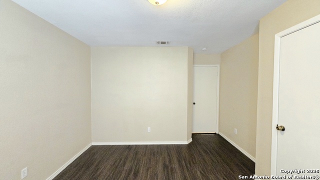 Listing photo id 15 for 1758 Amanda
