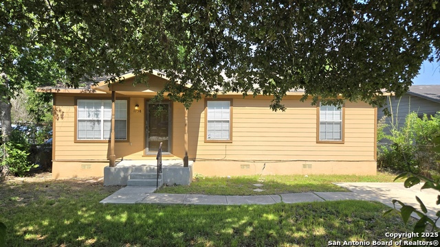 Listing photo id 2 for 1758 Amanda
