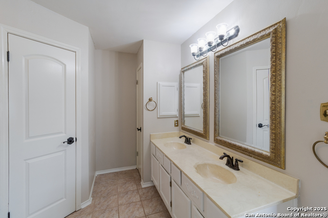 Image 14 of 25 For 5927 Spring Crossing
