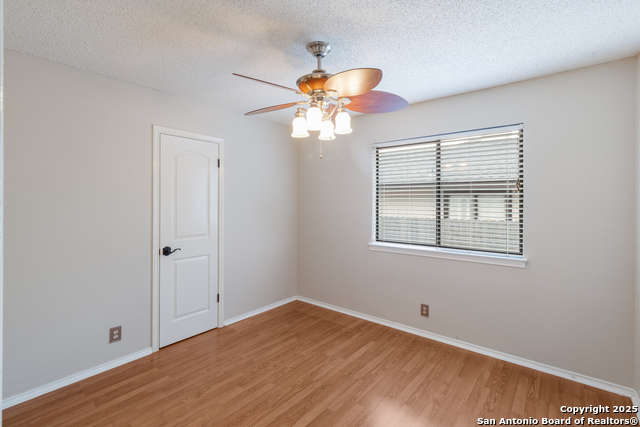Image 15 of 25 For 5927 Spring Crossing