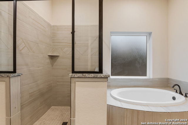 Image 15 of 22 For 514 Carriage House